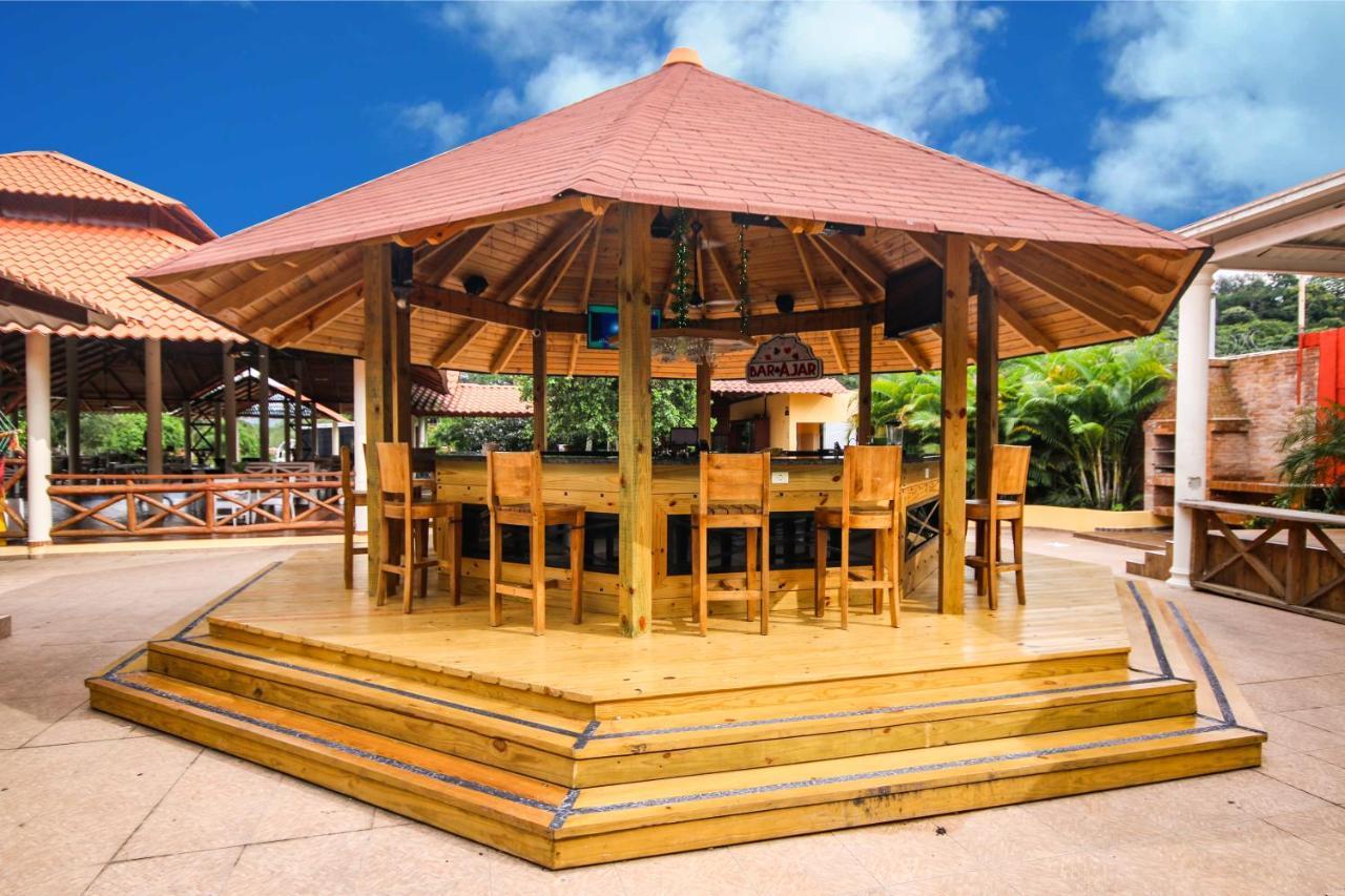 Deluxe Suites Guacamayos - Eco-Lodge & Swimming Pool Бонао Экстерьер фото